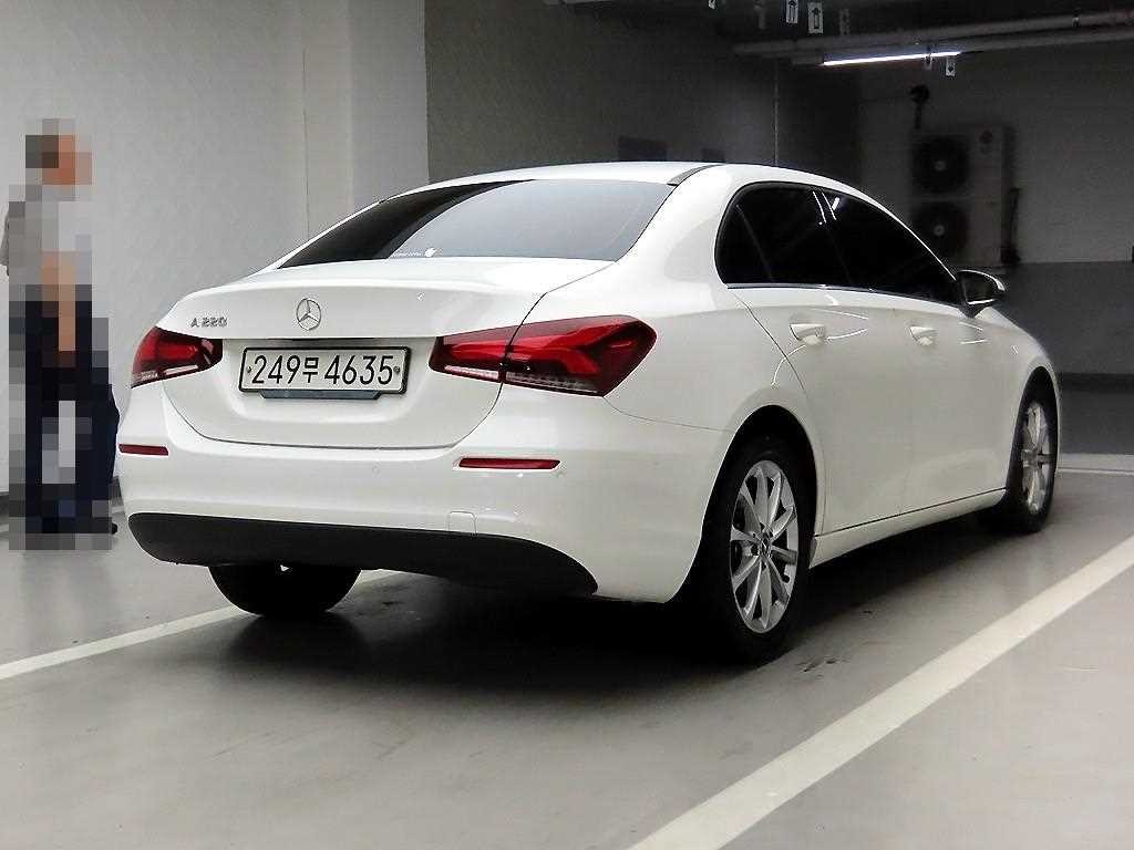 벤츠 A 클래스 A클래스 W177 A220 세단 이미지 4
