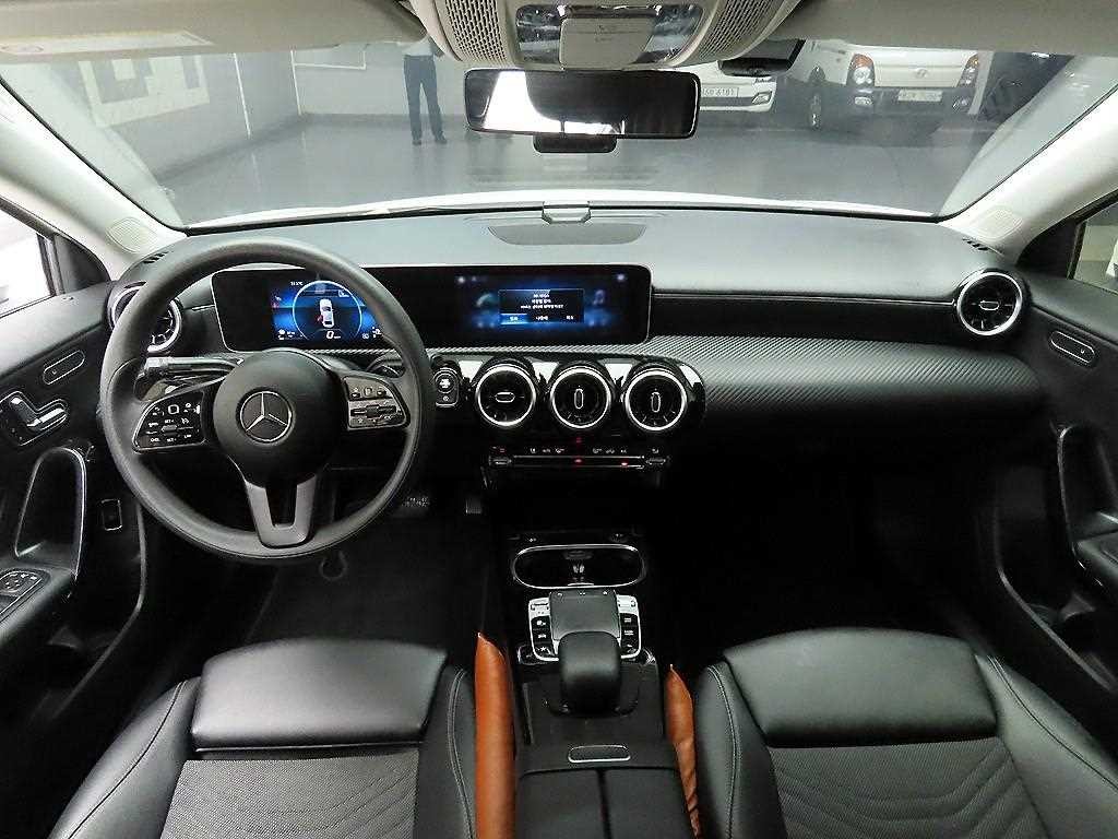 벤츠 A 클래스 A클래스 W177 A220 세단 이미지 8
