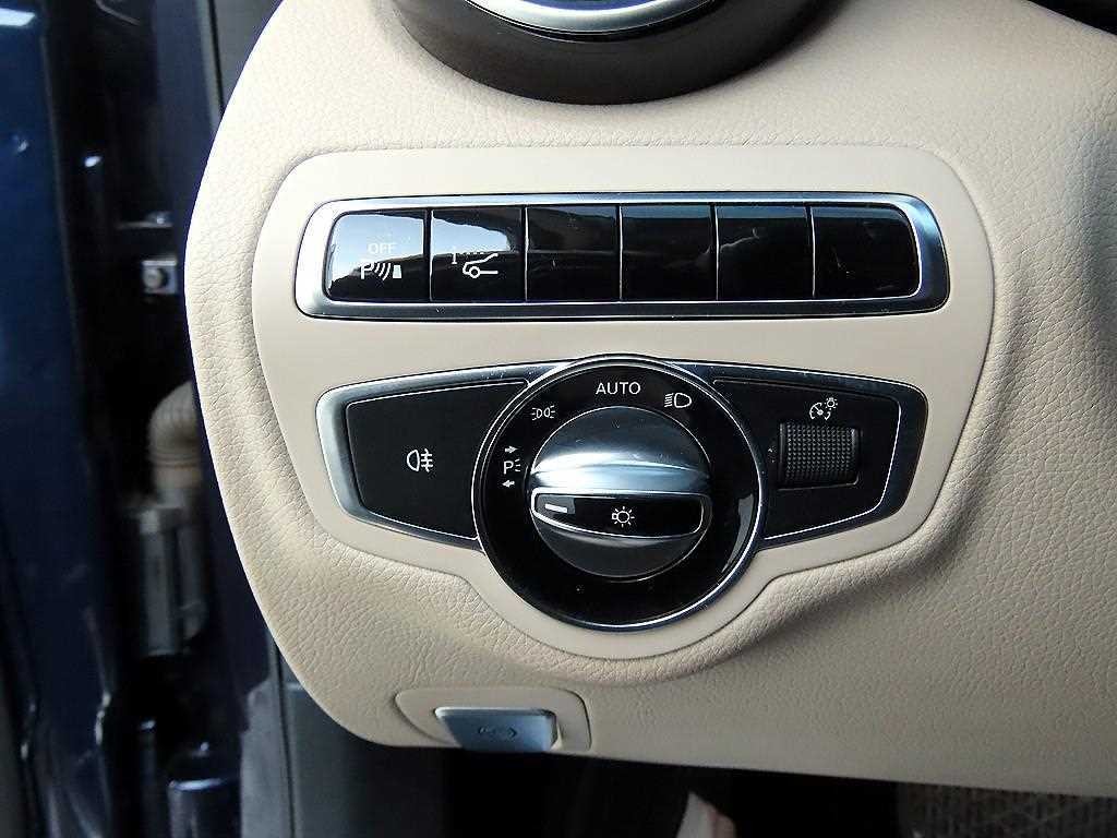 벤츠 C 클래스 C클래스 W205 C220 d 아방가르드 이미지 12