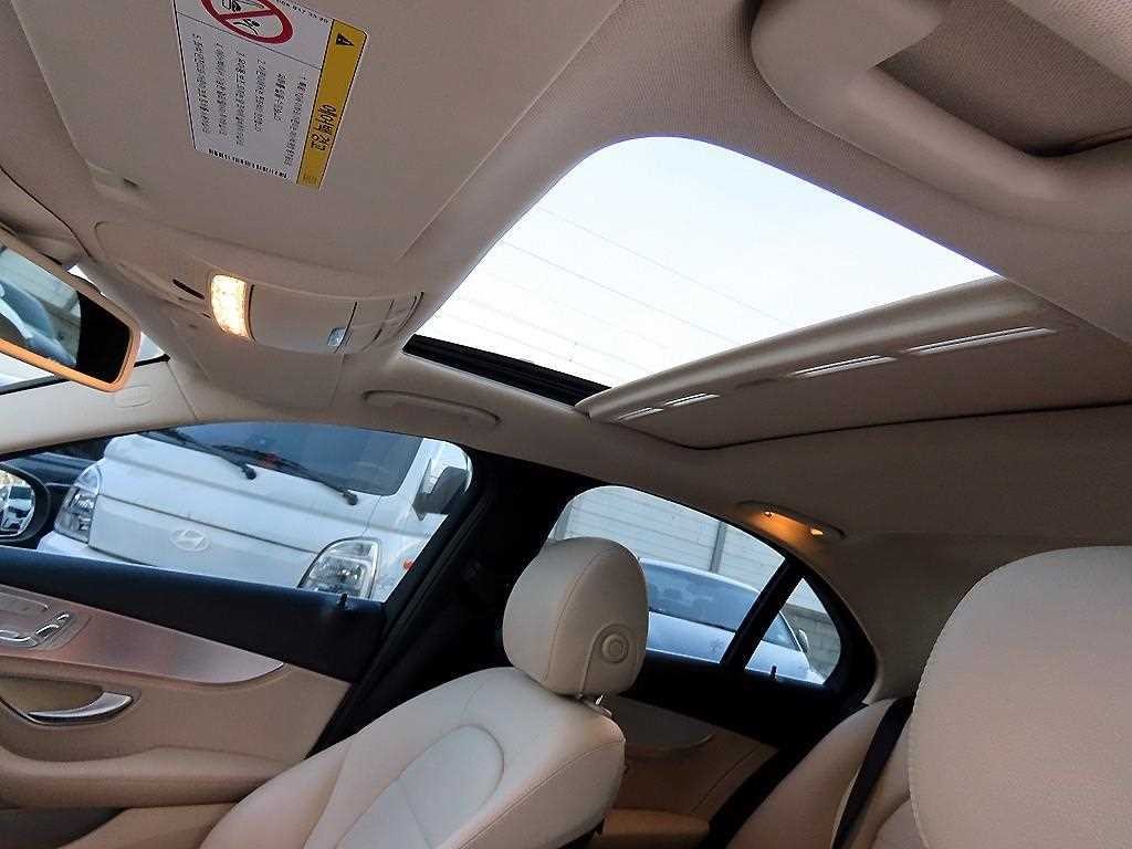 벤츠 C 클래스 C클래스 W205 C220 d 아방가르드 이미지 16