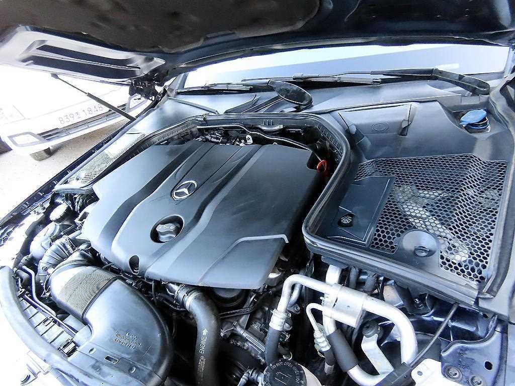 벤츠 C 클래스 C클래스 W205 C220 d 아방가르드 이미지 19