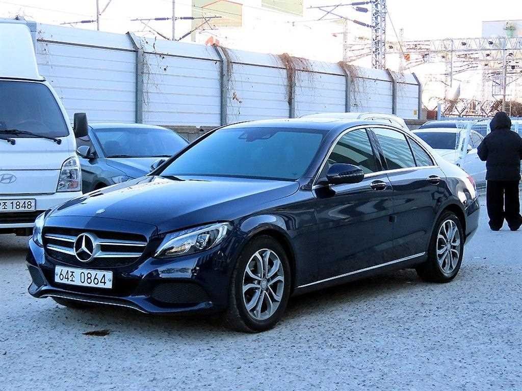 벤츠 C 클래스 C클래스 W205 C220 d 아방가르드 이미지 3