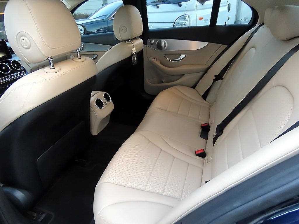 벤츠 C 클래스 C클래스 W205 C220 d 아방가르드 이미지 6