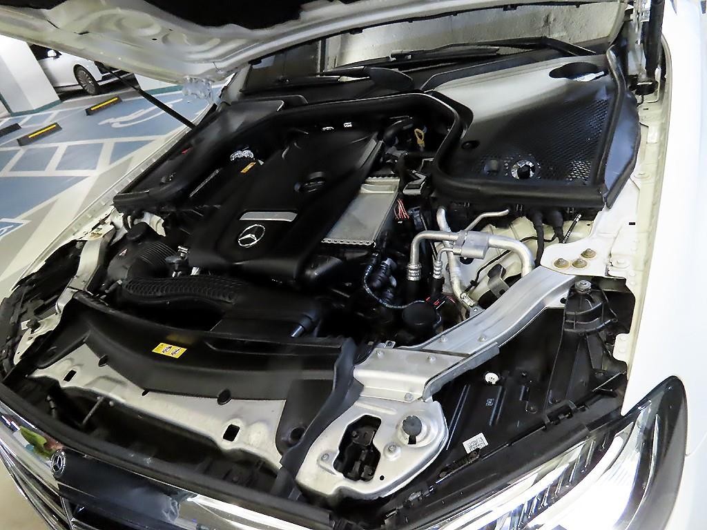 벤츠 E 클래스 E-클래스 W213 E300 아방가르드 이미지 19