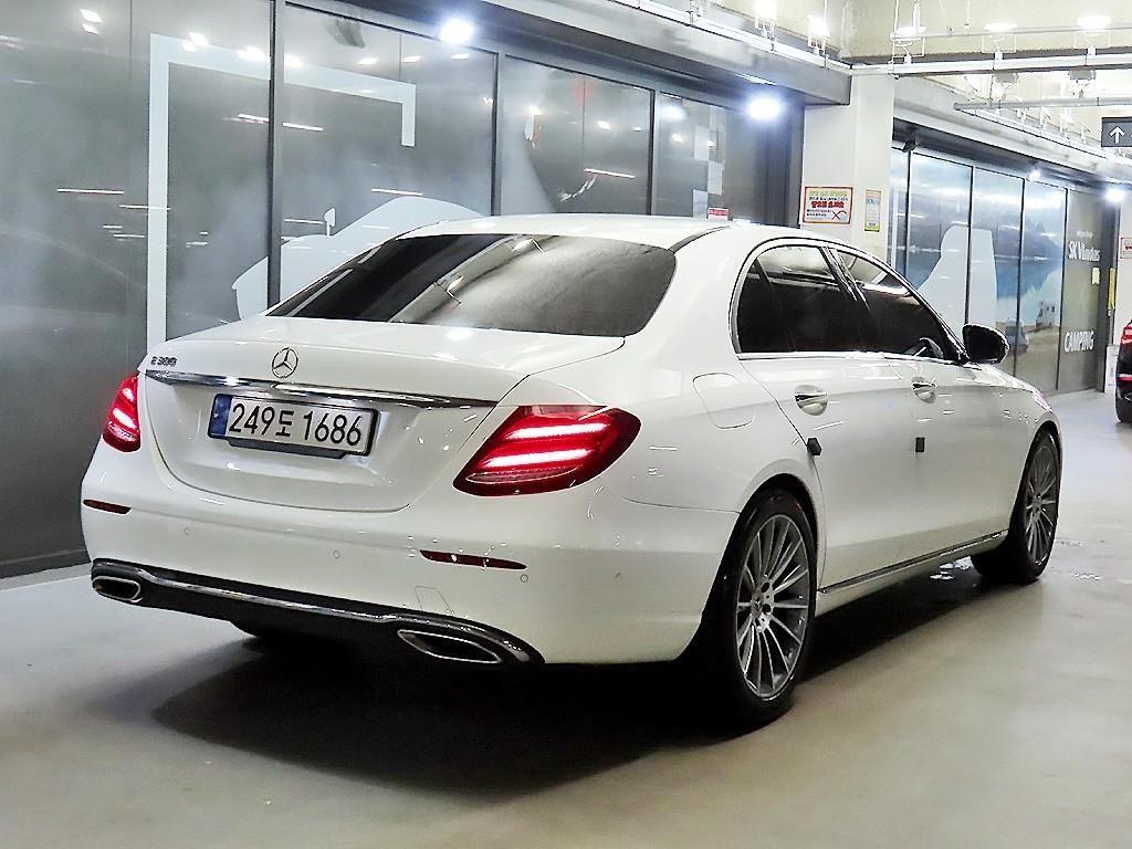 벤츠 E 클래스 E-클래스 W213 E300 아방가르드 이미지 4