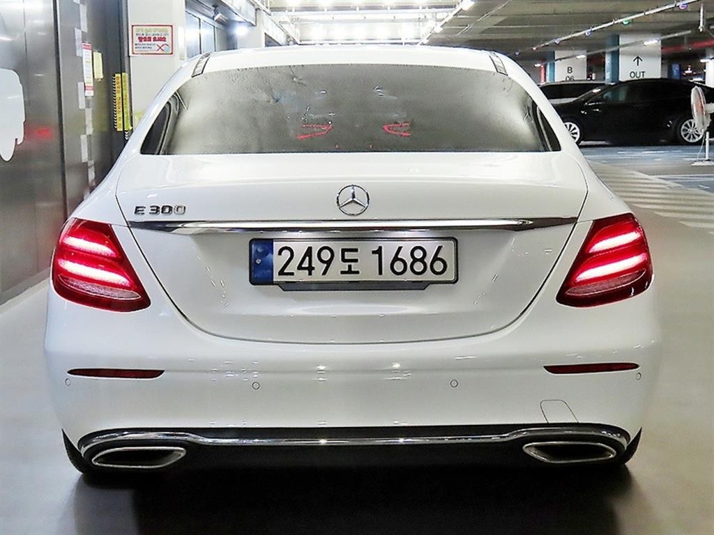 벤츠 E 클래스 E-클래스 W213 E300 아방가르드 이미지 5