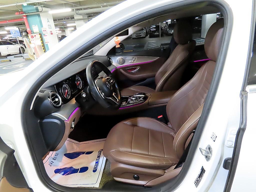 벤츠 E 클래스 E-클래스 W213 E300 아방가르드 이미지 6