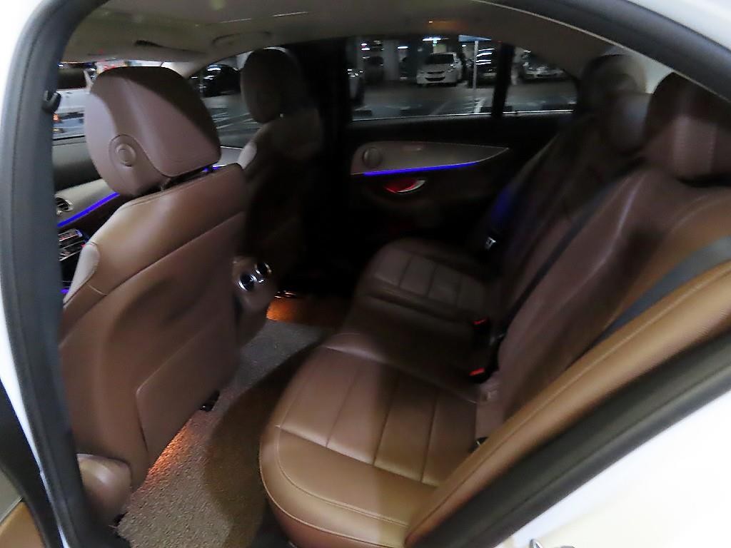 벤츠 E 클래스 E-클래스 W213 E300 아방가르드 이미지 7