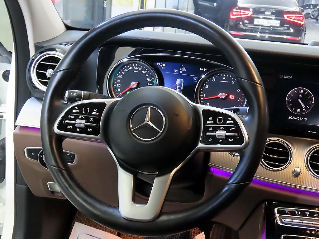 벤츠 E 클래스 E-클래스 W213 E300 아방가르드 이미지 8