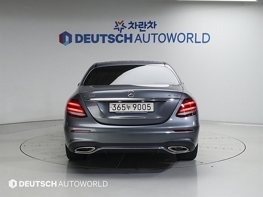 벤츠 E 클래스 E-클래스 W213 E300 4MATIC AMG LINE 이미지 4