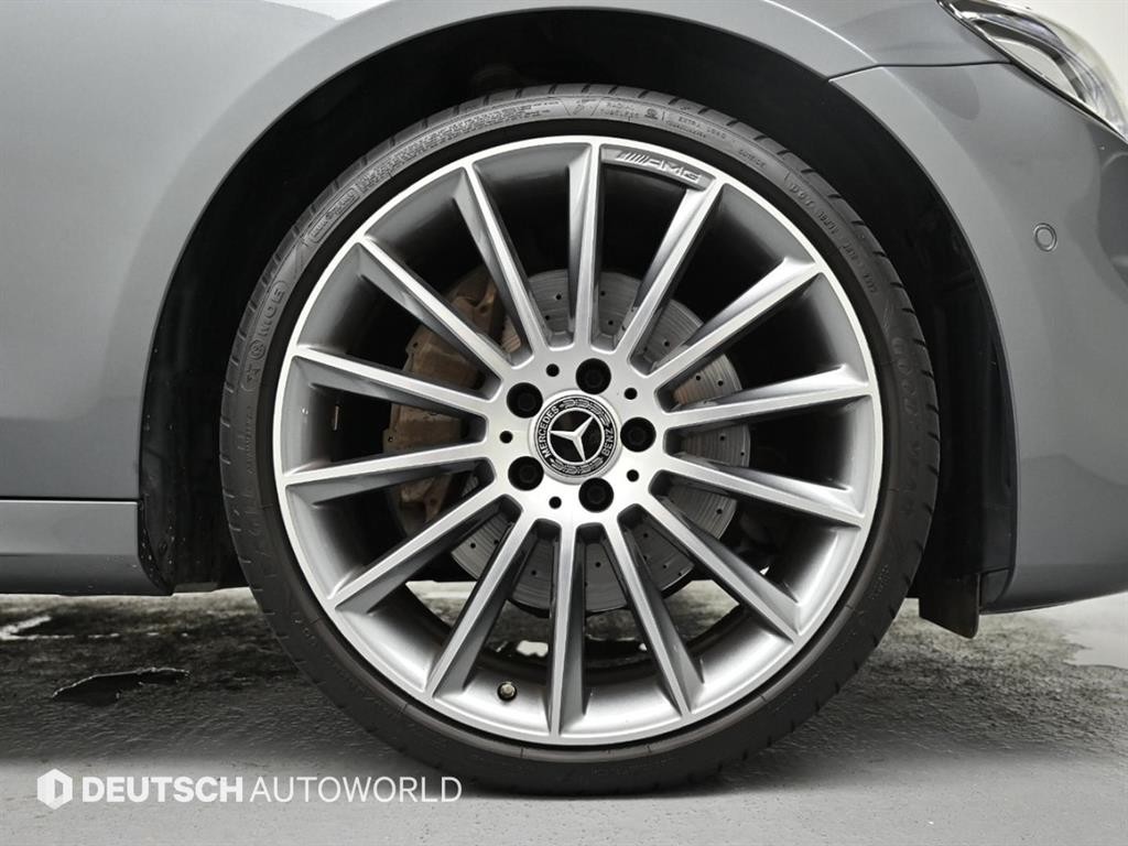 벤츠 E 클래스 E-클래스 W213 E300 4MATIC AMG LINE 이미지 5