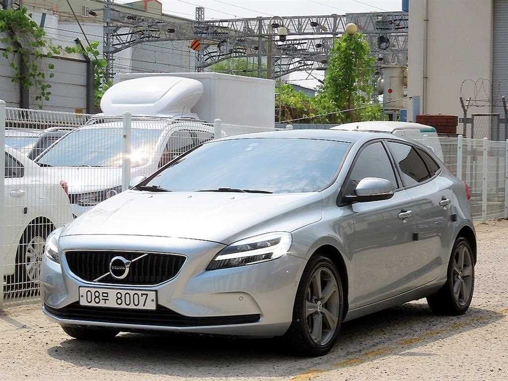 볼보 V40 D3 이미지 1