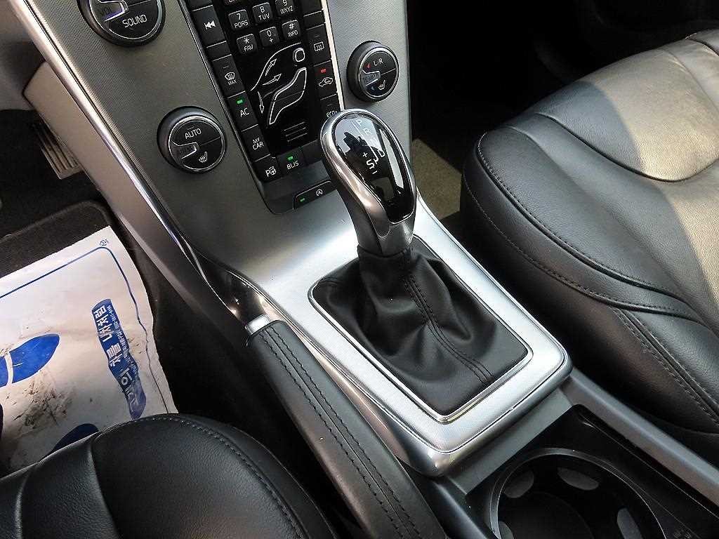 볼보 V40 D3 이미지 10