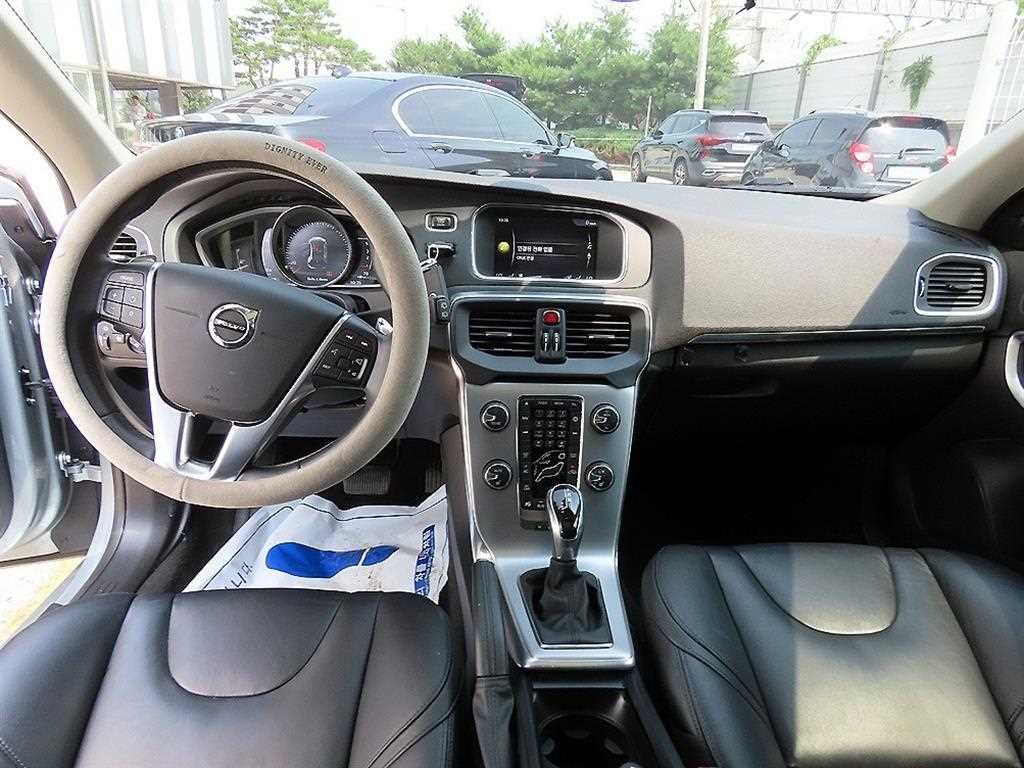 볼보 V40 D3 이미지 7