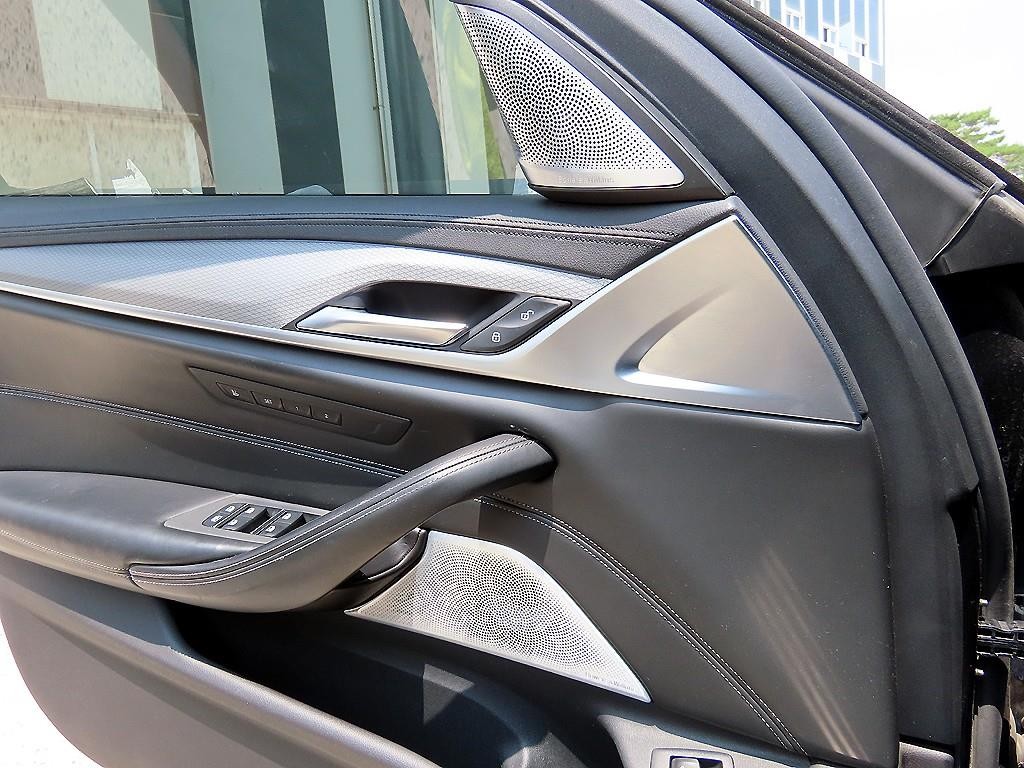 BMW 5시리즈 5시리즈 (G30) M550d xDrive 이미지 12
