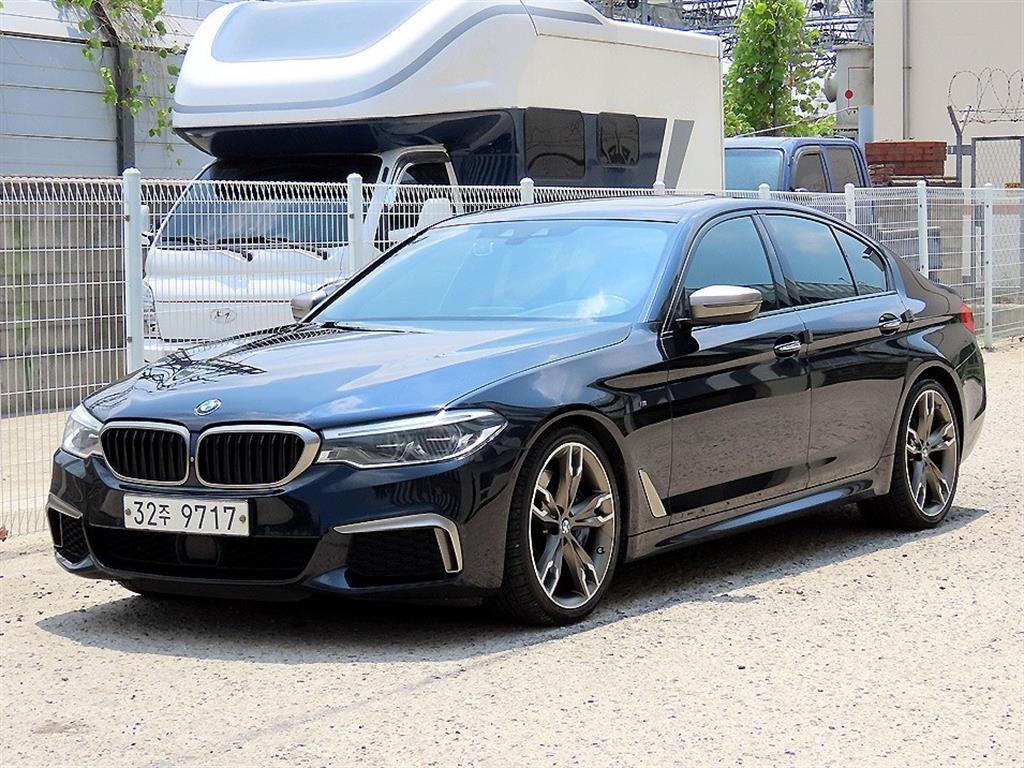 BMW 5시리즈 5시리즈 (G30) M550d xDrive 이미지 2