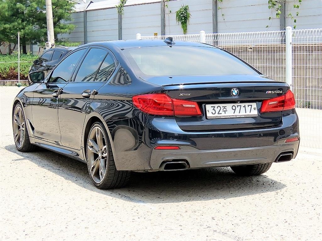 BMW 5시리즈 5시리즈 (G30) M550d xDrive 이미지 3