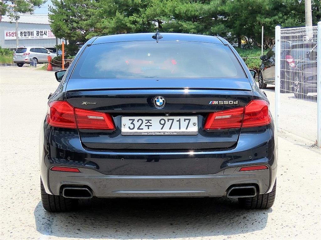 BMW 5시리즈 5시리즈 (G30) M550d xDrive 이미지 4