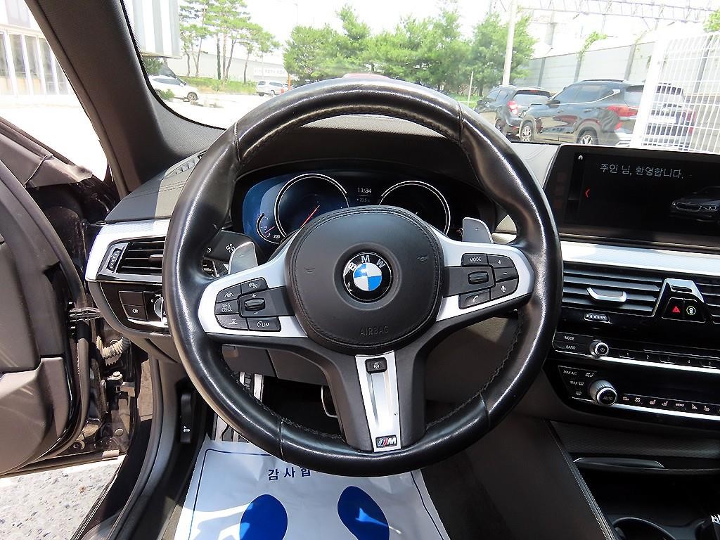 BMW 5시리즈 5시리즈 (G30) M550d xDrive 이미지 8