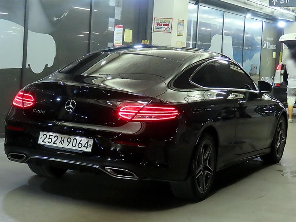 벤츠 C 클래스 C클래스 W205 C200 쿠페 이미지 4