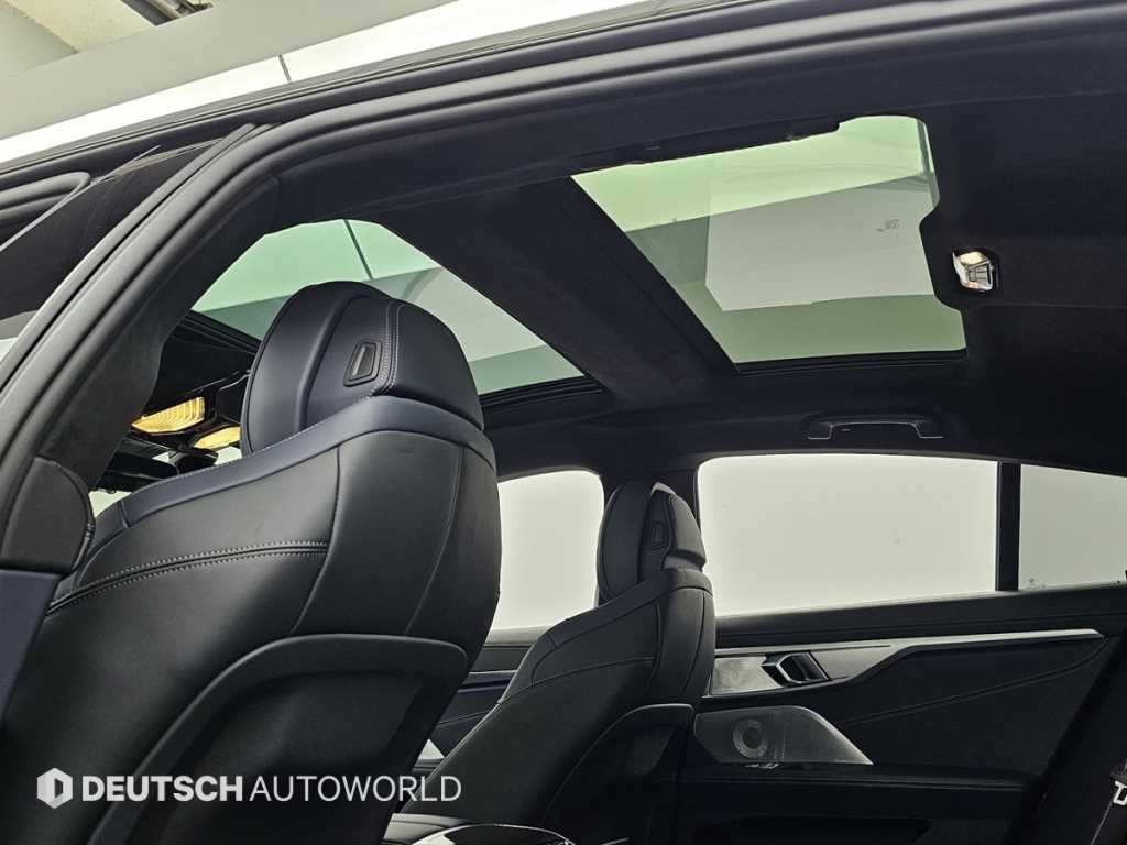 BMW 8시리즈 8시리즈 (G15) M850i xDrive 그란 쿠페 이미지 18