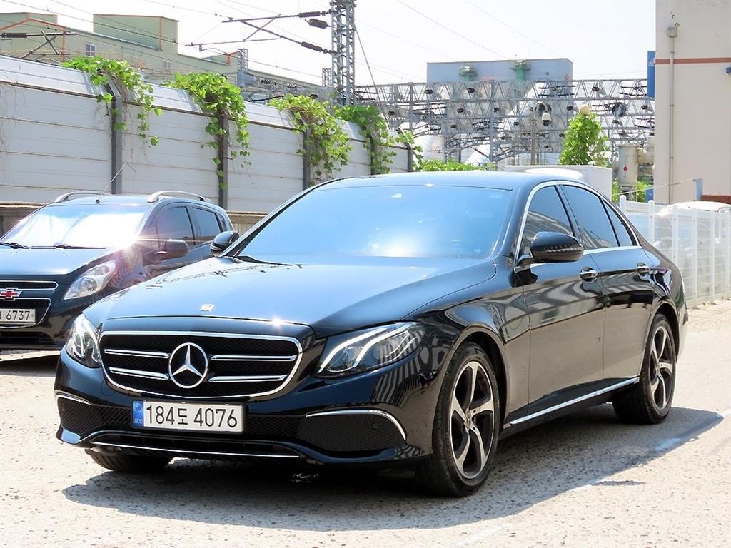 벤츠 E 클래스 E-클래스 W213 E250 아방가르드 이미지 2