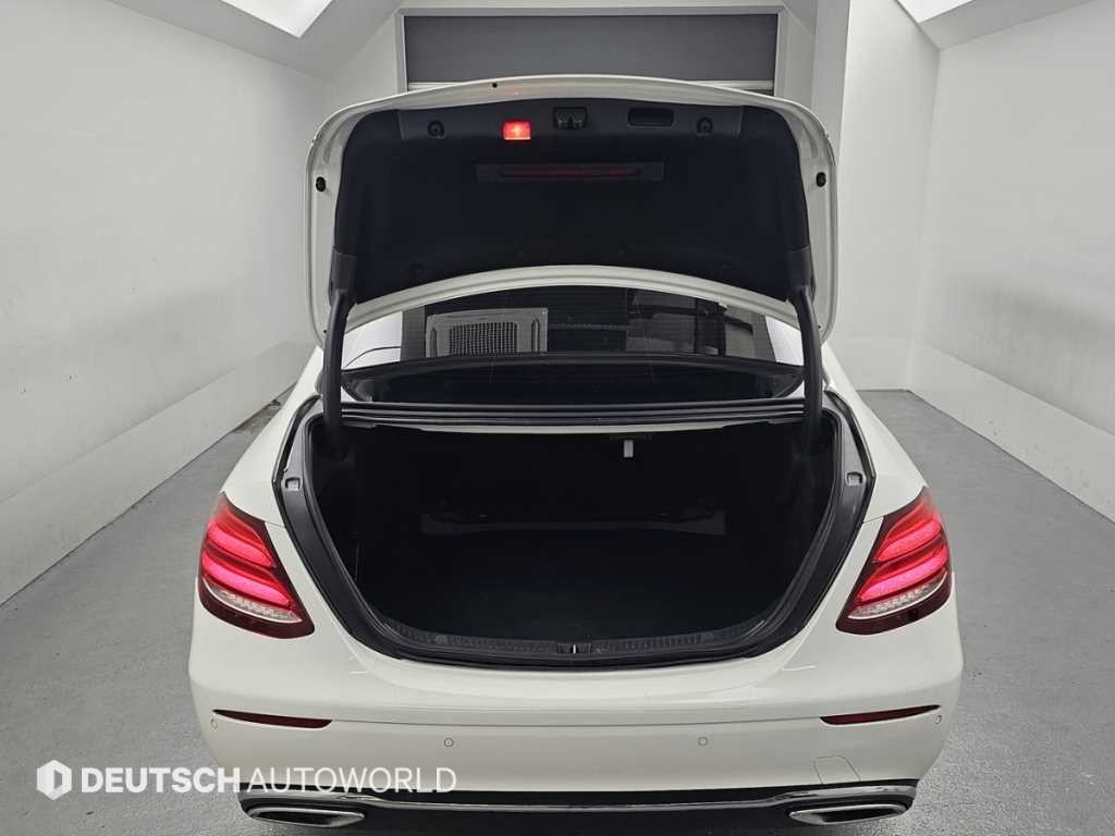 벤츠 E 클래스 E-클래스 W213 E220d 익스클루시브 이미지 19