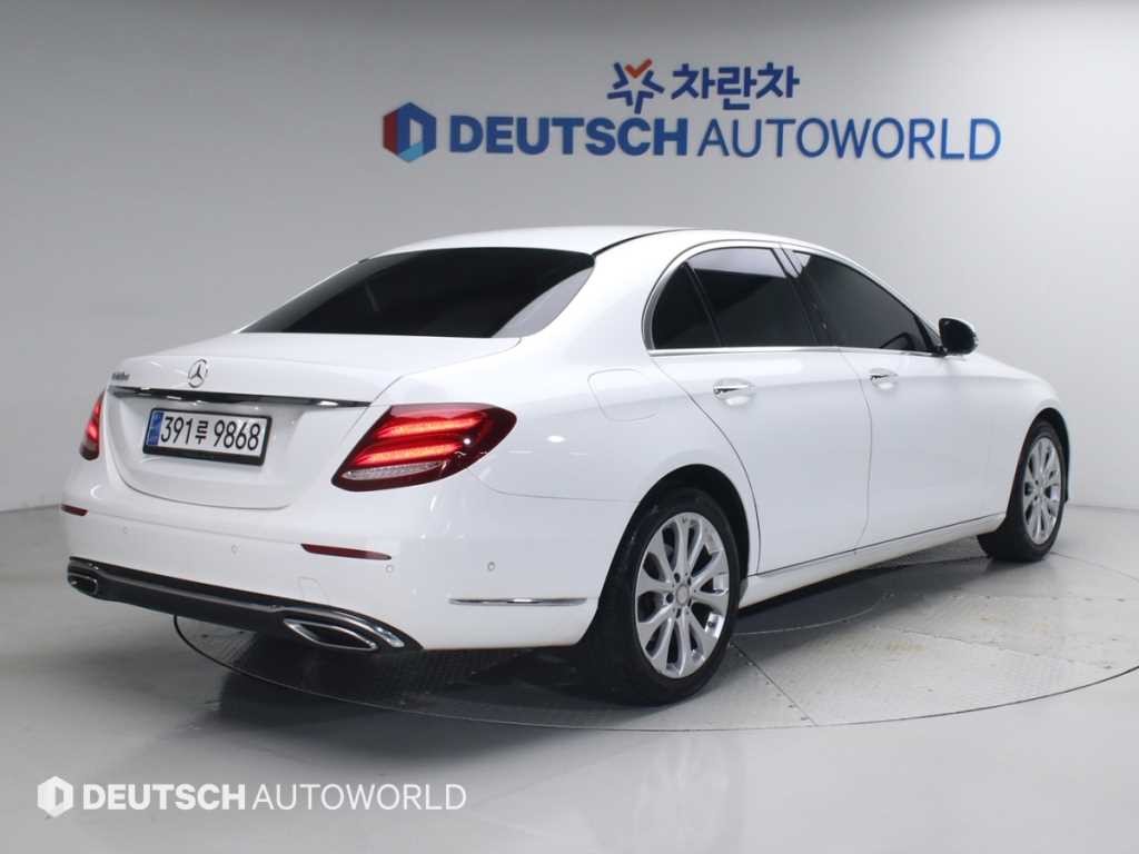 벤츠 E 클래스 E-클래스 W213 E220d 익스클루시브 이미지 2