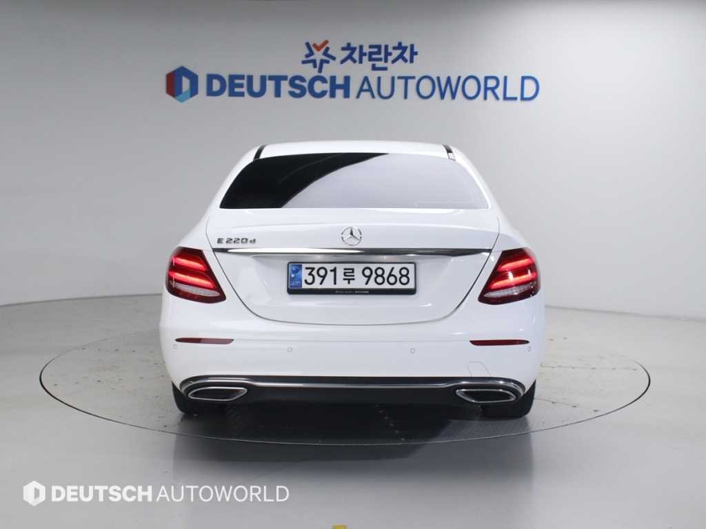 벤츠 E 클래스 E-클래스 W213 E220d 익스클루시브 이미지 4
