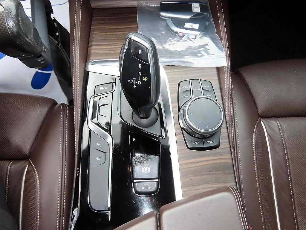 BMW 5시리즈 5시리즈 (G30) 520d M 스포츠 플러스 이미지 11