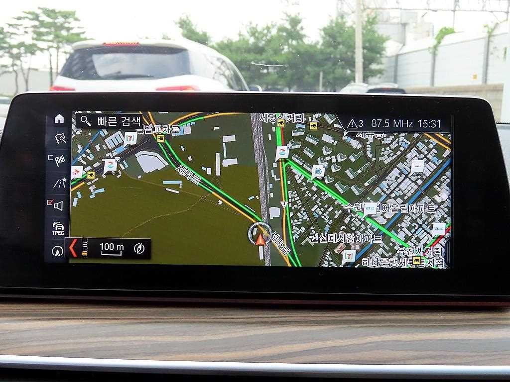 BMW 5시리즈 5시리즈 (G30) 520d M 스포츠 플러스 이미지 13