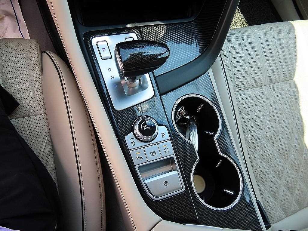 제네시스 G70 2.0T AWD 스포츠 패키지 이미지 11