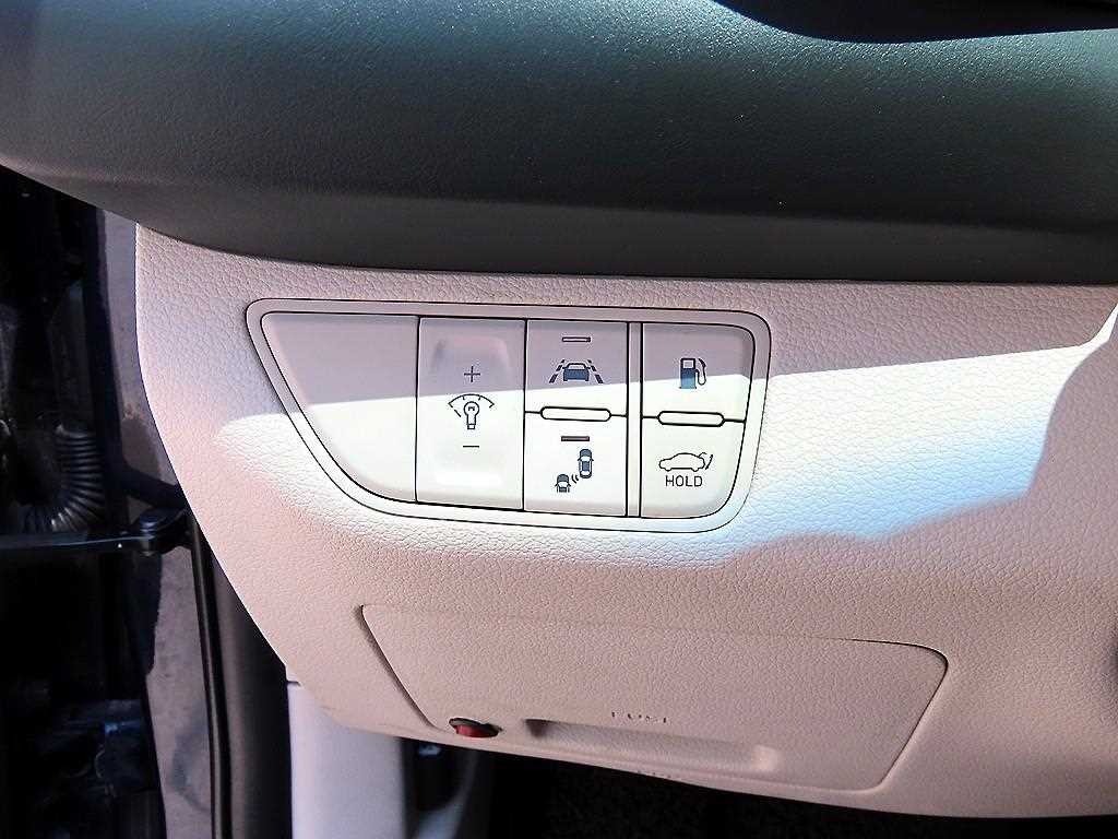 제네시스 G70 2.0T AWD 스포츠 패키지 이미지 13