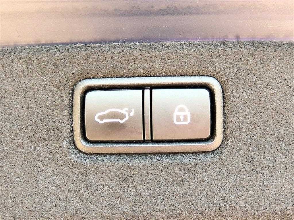 제네시스 G70 2.0T AWD 스포츠 패키지 이미지 16