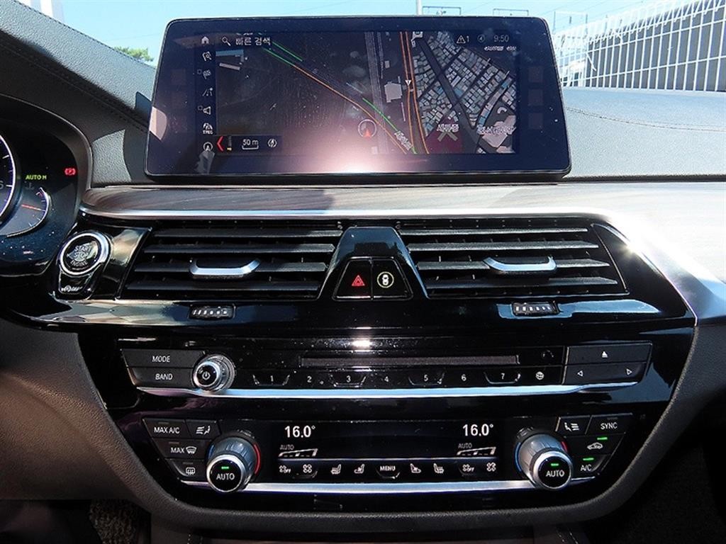 BMW 5시리즈 5시리즈 (G30) 530i xDrive M 스포츠 플러스 이미지 13