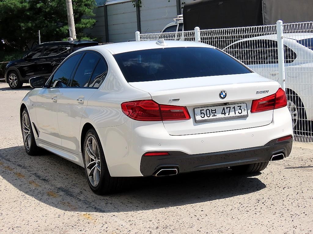 BMW 5시리즈 5시리즈 (G30) 530i xDrive M 스포츠 플러스 이미지 3