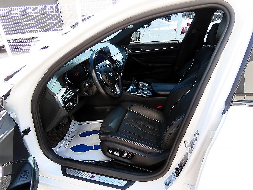 BMW 5시리즈 5시리즈 (G30) 530i xDrive M 스포츠 플러스 이미지 5