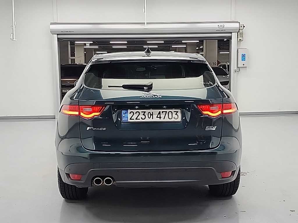 재규어 F-PACE 20d 포트폴리오 이미지 3