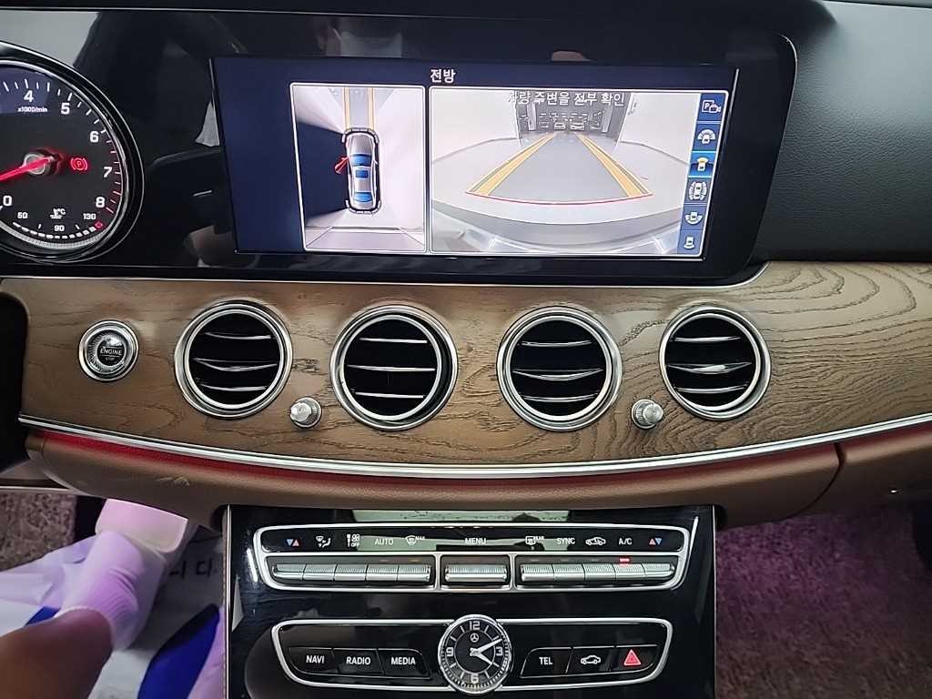 벤츠 E 클래스 E-클래스 W213 E300 익스클루시브 스탠다드 이미지 10