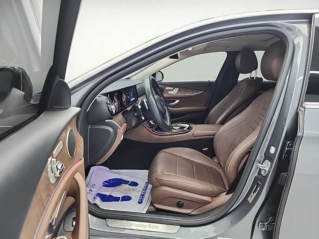 벤츠 E 클래스 E-클래스 W213 E300 익스클루시브 스탠다드 이미지 11