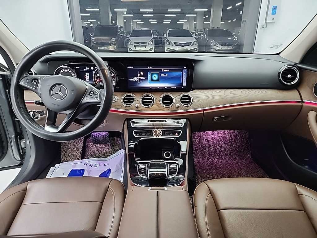 벤츠 E 클래스 E-클래스 W213 E300 익스클루시브 스탠다드 이미지 7