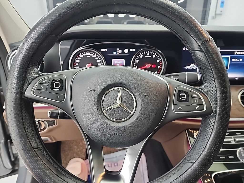 벤츠 E 클래스 E-클래스 W213 E300 익스클루시브 스탠다드 이미지 9