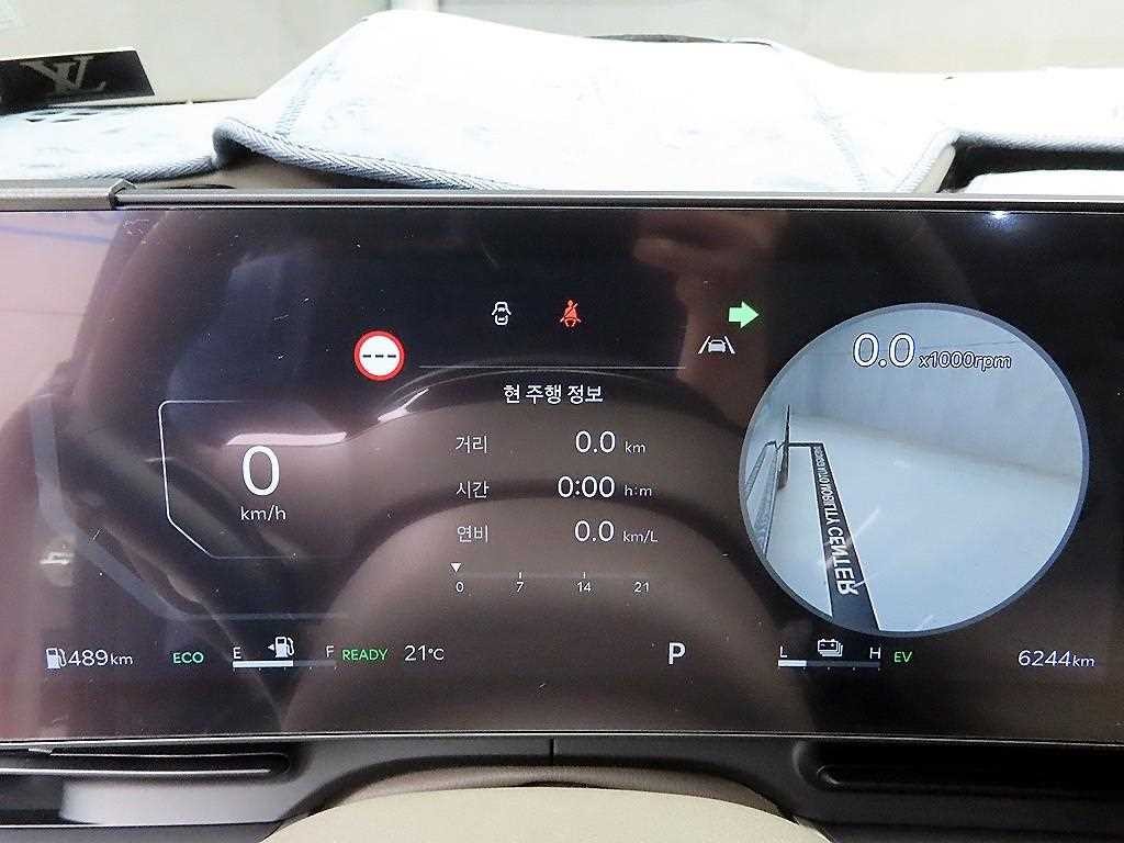 기아 카니발 더 뉴 카니발 하이브리드 HEV 9인승 시그니처 그래비티 이미지 8