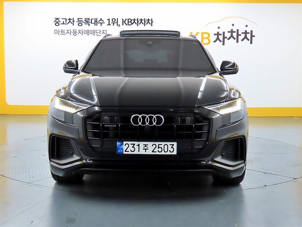 아우디 Q8 55 TFSI 콰트로 프리미엄 이미지 1