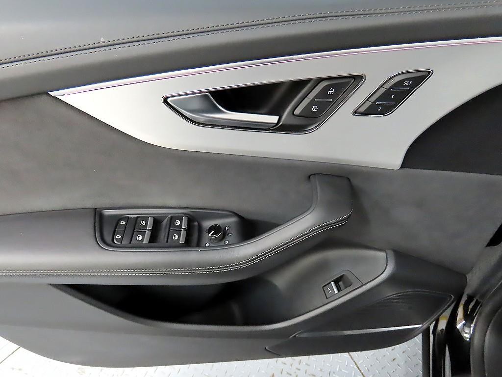 아우디 Q8 55 TFSI 콰트로 프리미엄 이미지 10