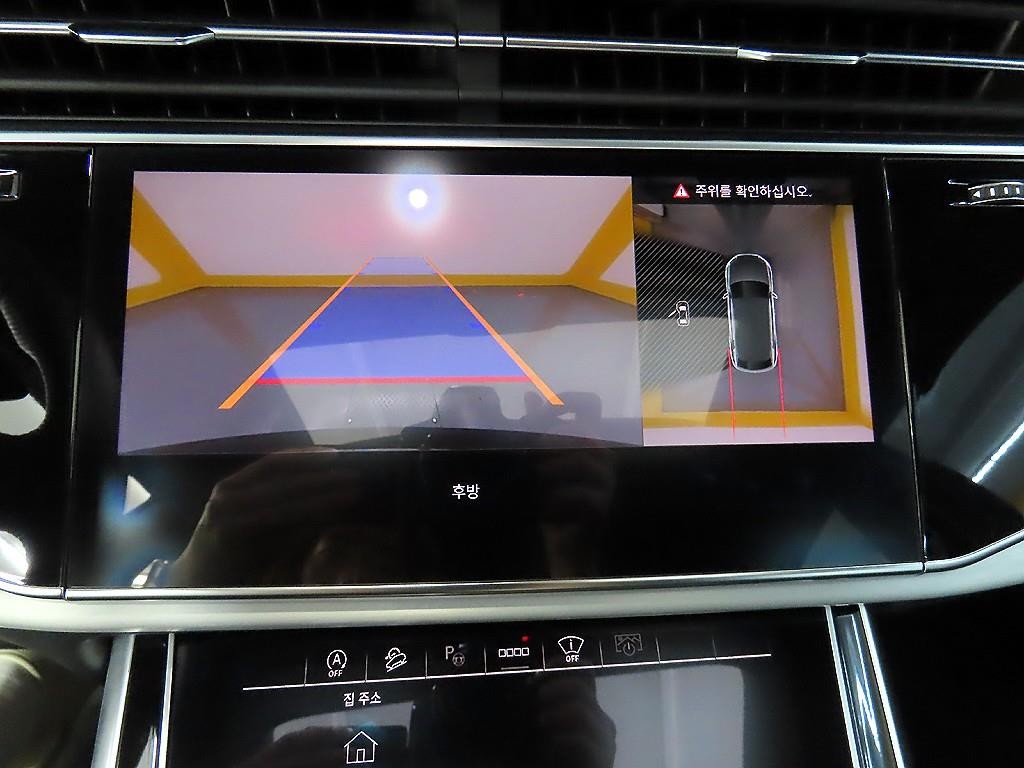 아우디 Q8 55 TFSI 콰트로 프리미엄 이미지 14