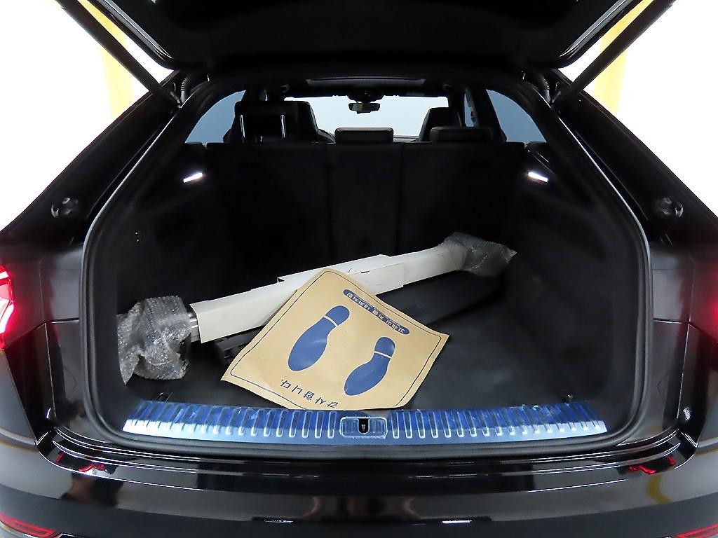 아우디 Q8 55 TFSI 콰트로 프리미엄 이미지 17