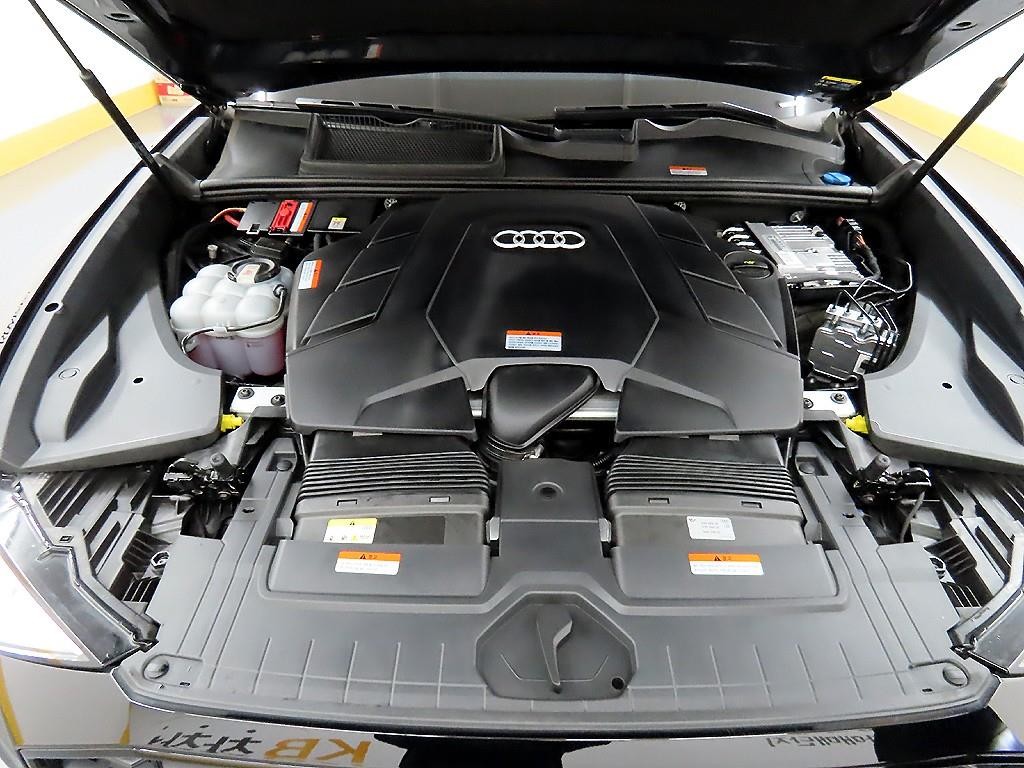 아우디 Q8 55 TFSI 콰트로 프리미엄 이미지 18
