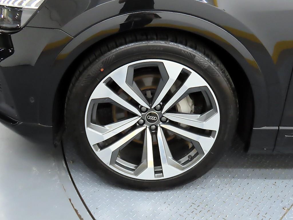아우디 Q8 55 TFSI 콰트로 프리미엄 이미지 19