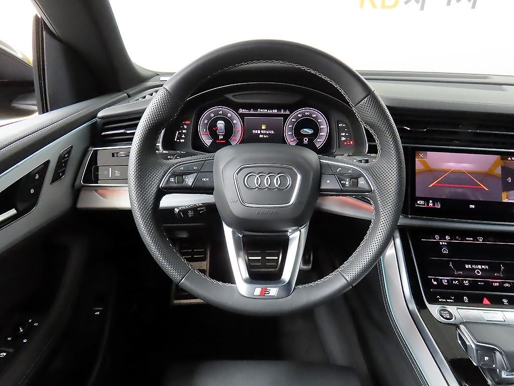 아우디 Q8 55 TFSI 콰트로 프리미엄 이미지 20